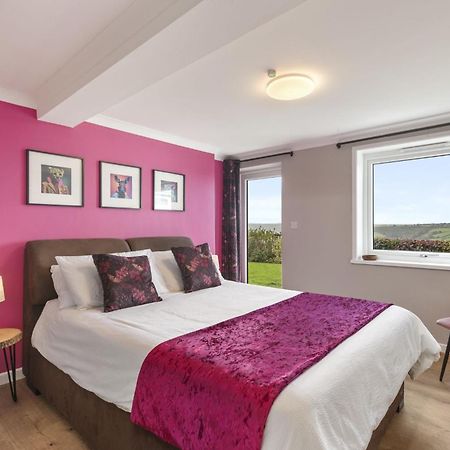 The Hidden Valley - A Stylish Rural Retreat, Perfect For Families St Clears Eksteriør billede